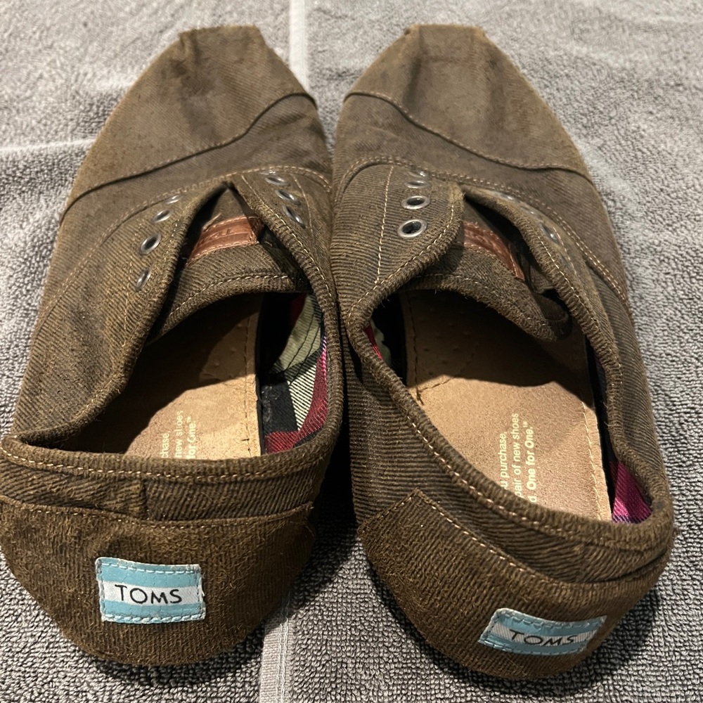 Toms Canvas Slip Ons